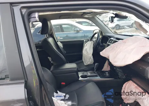 2021 Toyota 4Runner Sr5 Premium z USA, uszkodzony, nr VIN JTENU5JR1M5933754